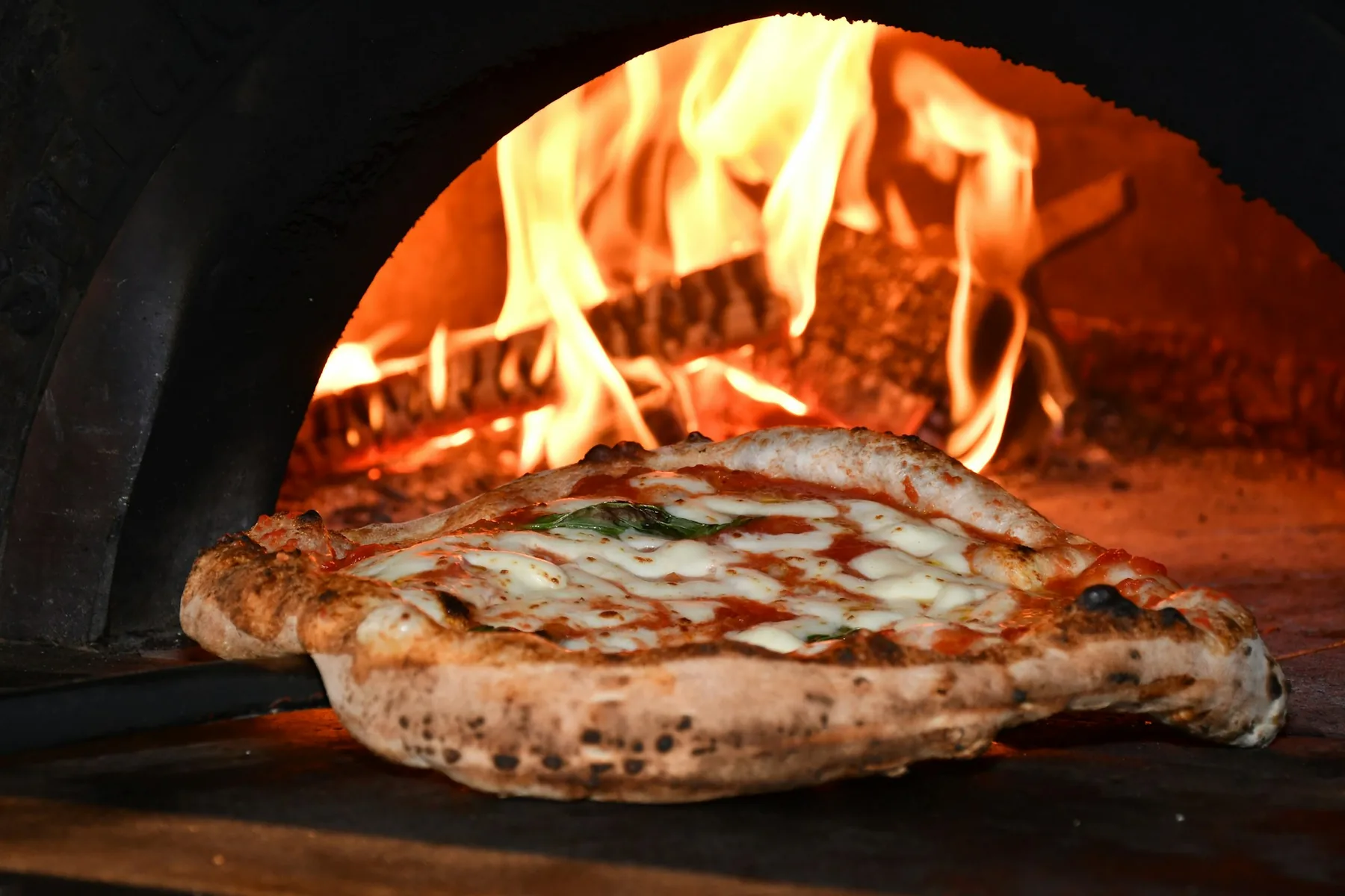 Pizza in de oven